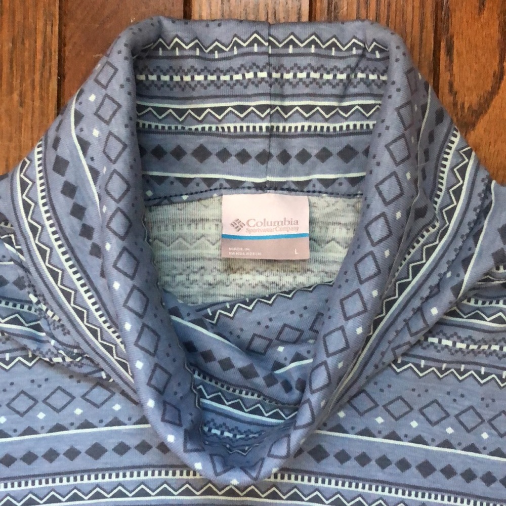 EUC Columbia cowl neck top Size L